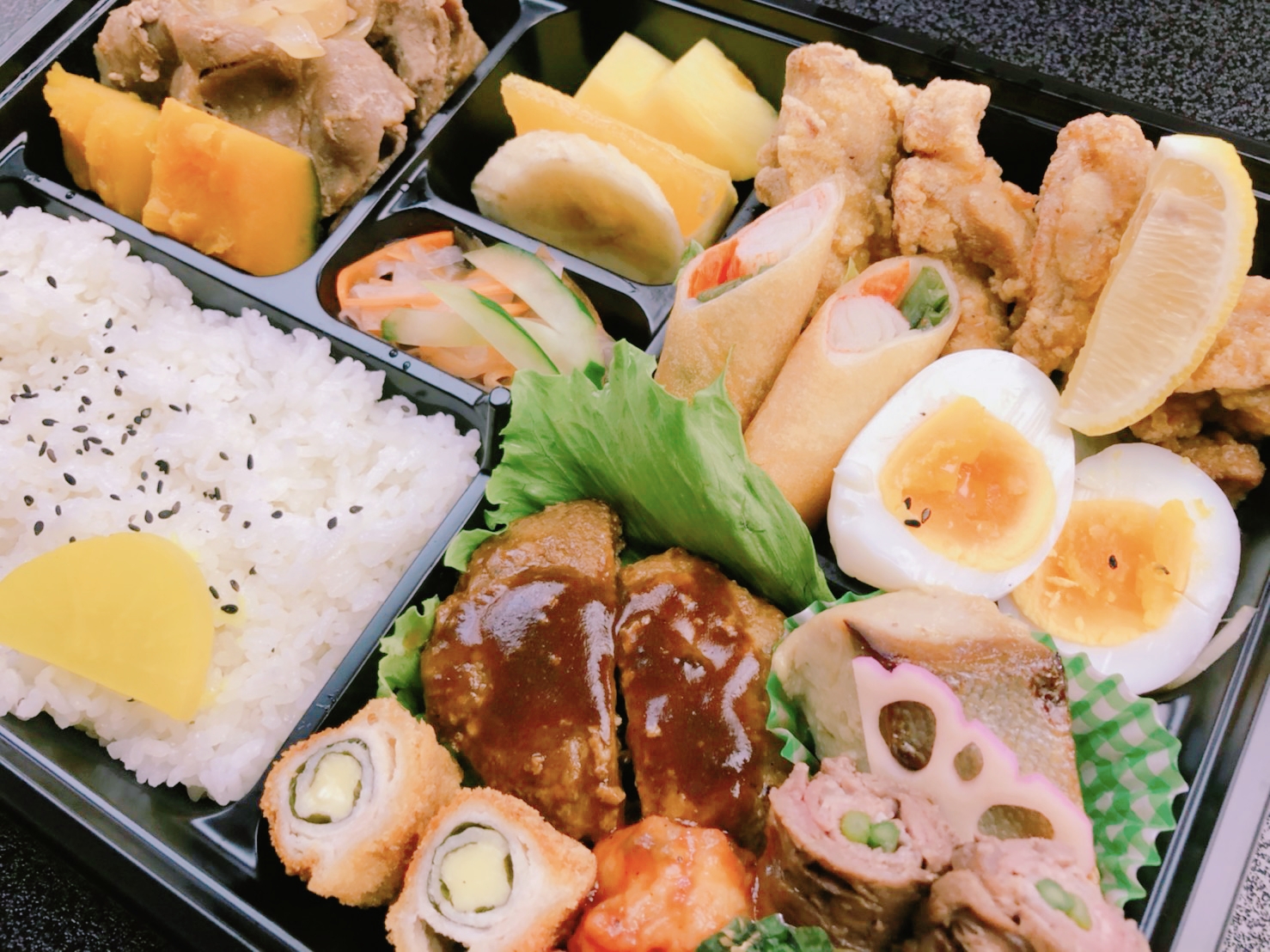 お弁当　オードブル　いなり寿司　さーたーあんだぎーなどテイクアウト　持ち帰りのご案内　