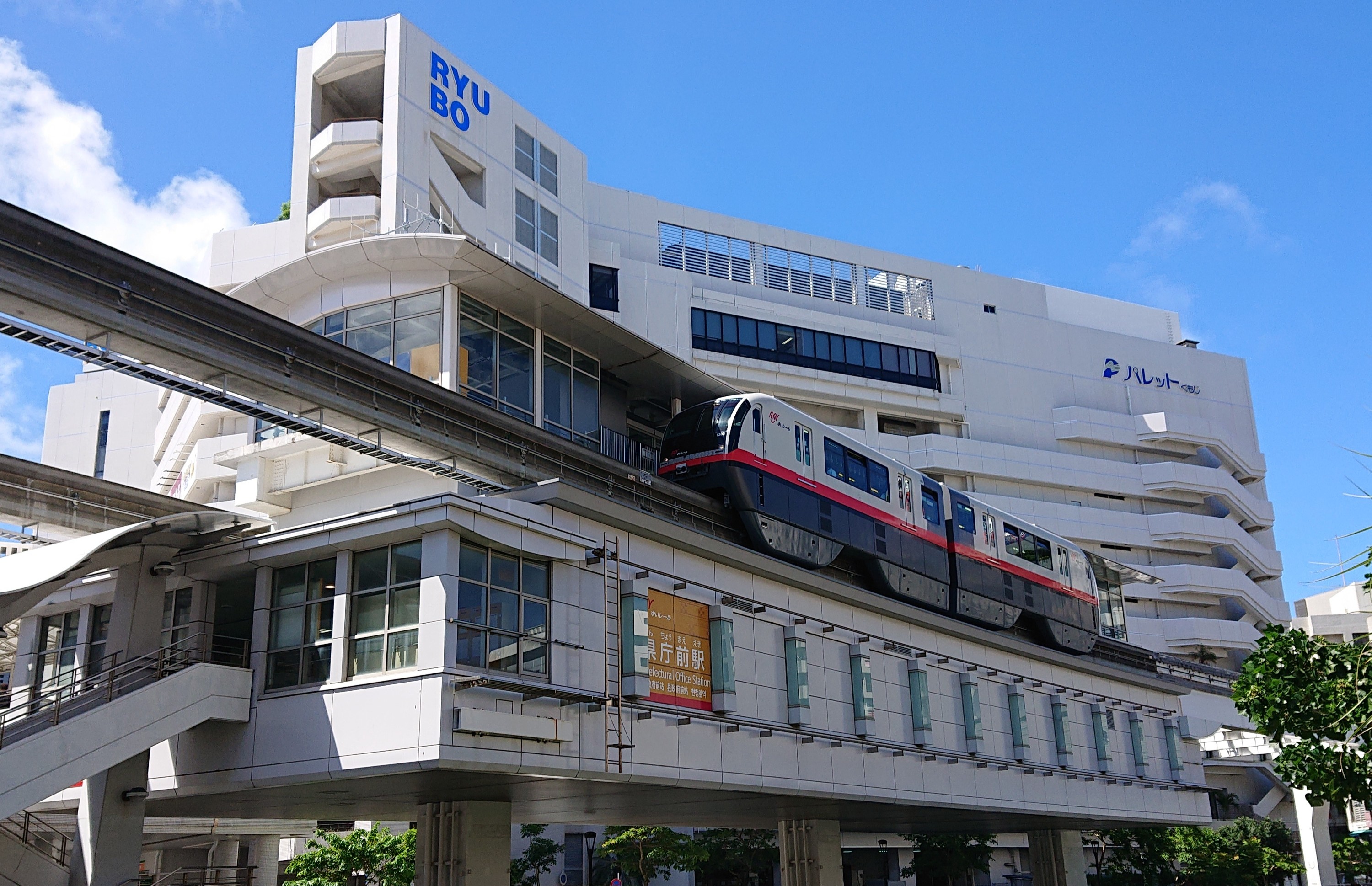 ゆいレール公式Twitterのまち歩き・これ発見！と沖縄県LINE公式アカウント始まる