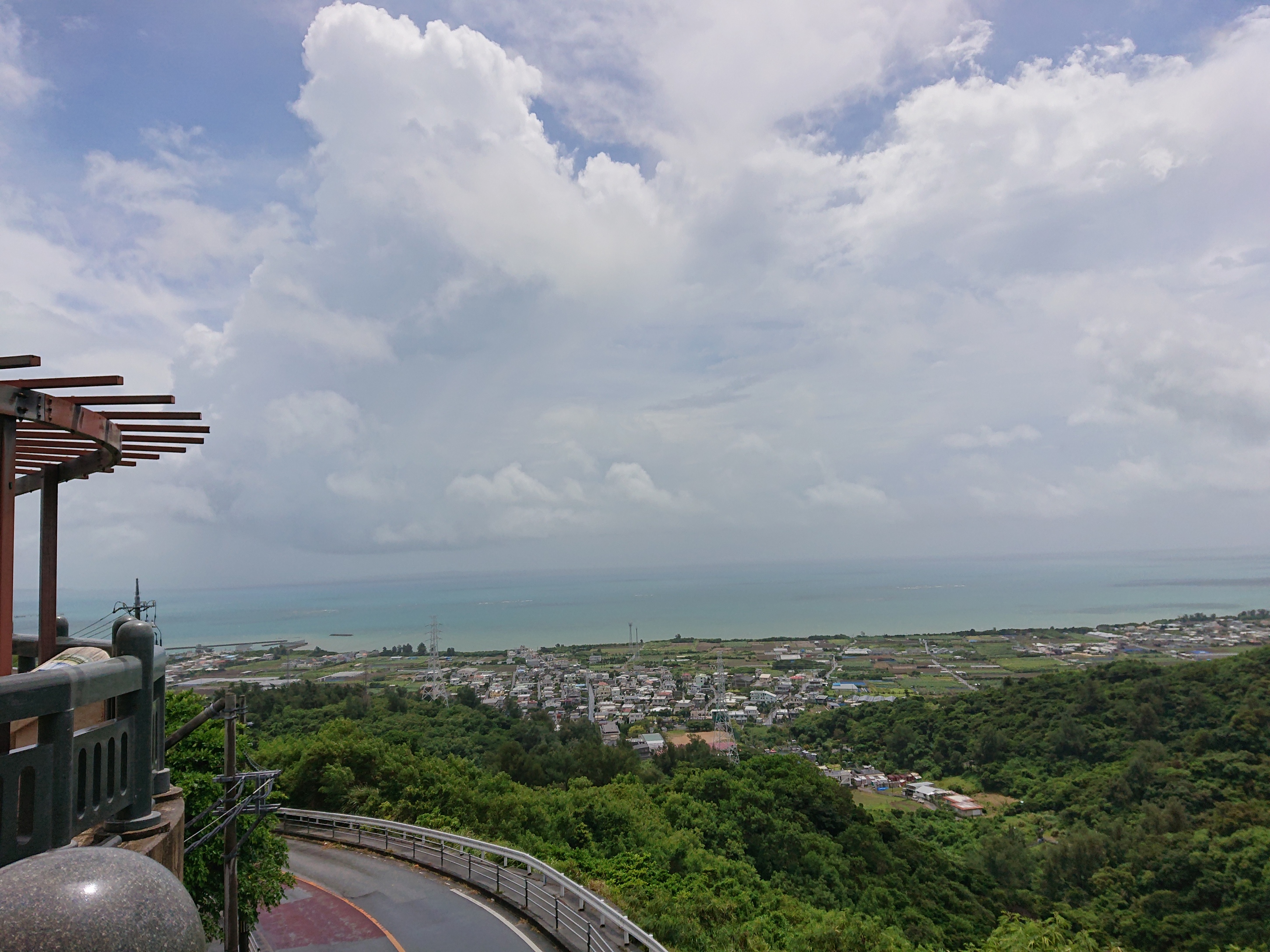 中城村のハンタ道と東太陽橋（中城村）